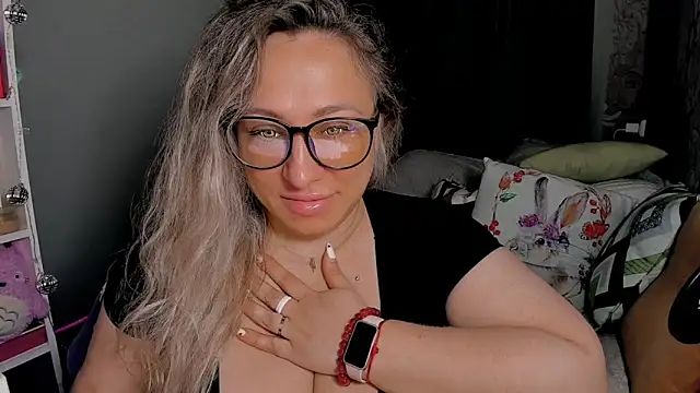 CumOnMy Tits online show from March 10, 2026, 2:37 am