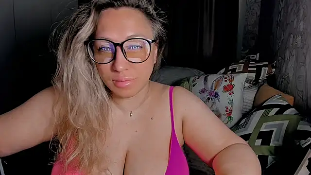 Snapshot of CumOnMy_Tits chatting on April 5, 2026, 1:56 am CumOnMy Tits online show from April 5, 2026, 1:56 am
