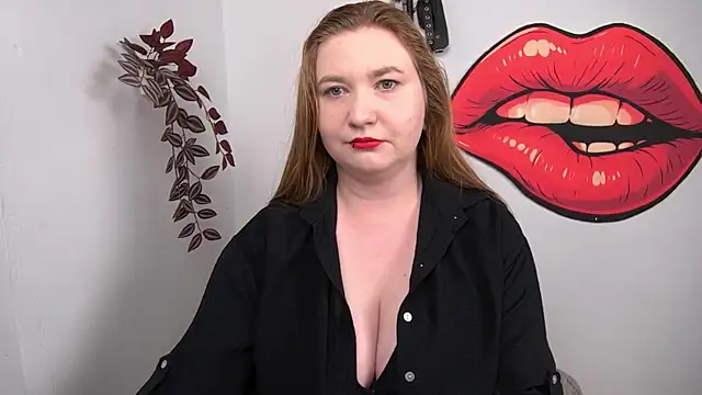 Snapshot of LaraDream chatting on February 15, 2026, 1:10 pm LaraDream online show from February 15, 2026, 1:10 pm