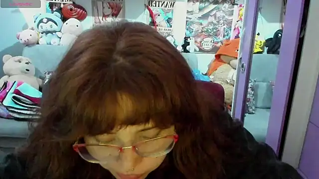 soficammy online show from February 17, 2025, 9:54 pm