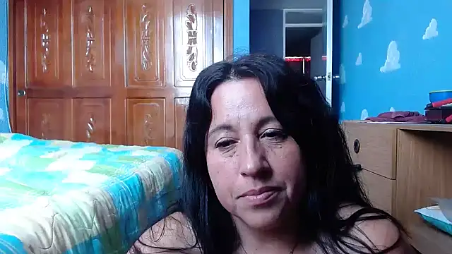 valeriapinter online show from December 16, 2025, 5:06 pm