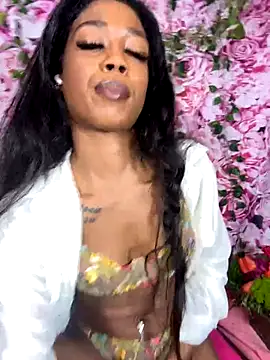 mismialove online show from September 18, 2025, 4:26 am