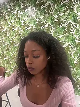 mismialove online show from May 17, 2026, 2:11 am