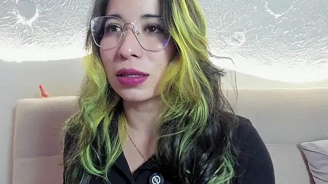 Laughing Naty online show from October 23, 2025, 2:32 am