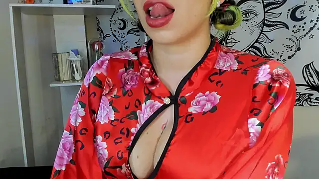 Laughing Naty online show from October 28, 2025, 1:39 am