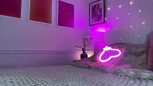 Snapshot of Fitnessbabe69 chatting on February 7, 2026, 9:06 am Fitnessbabe69 online show from February 7, 2026, 9:06 am