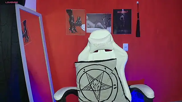 luci fer devil online show from May 23, 2026, 3:16 am