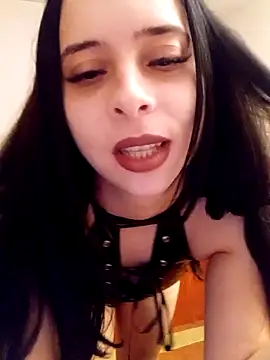 yasmine26 online show from November 26, 2025, 6:08 pm