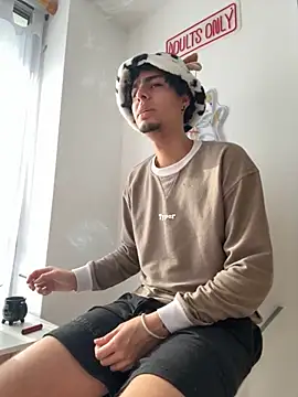 bigryann23 online show from November 8, 2025, 9:07 pm